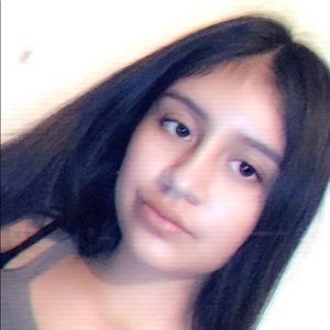 Meet your Posher, Valeria